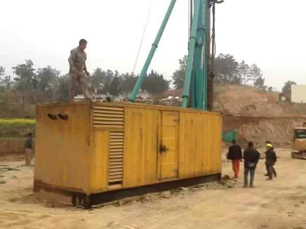 岭口镇如何判断水冷式机油散热器密封件是否需要更换？